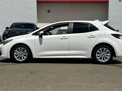 Certified 2025 Toyota Corolla SE w/ SE Package FWD image 9