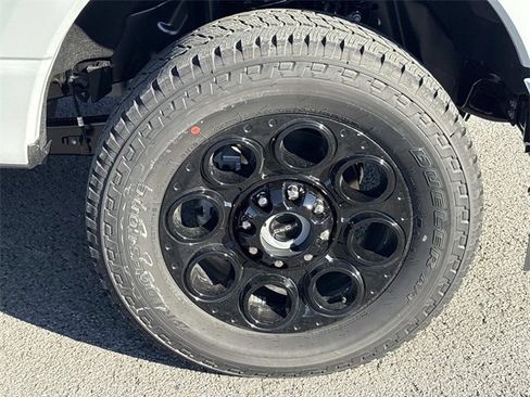 New 2026 Ford F250 Lariat w/ Black Appearance Package image 9