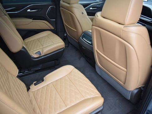 Certified 2024 Cadillac Escalade ESV Premium Luxury AWD/4WD image 34
