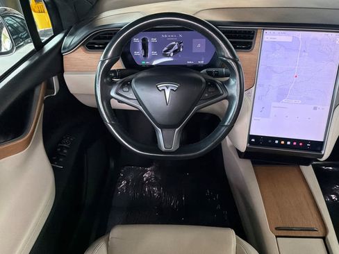 Used 2020 Tesla Model X Long Range image 16