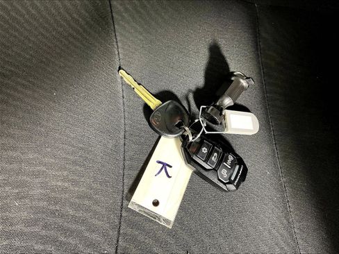 Used 2015 Hyundai Elantra SE w/ Option Group 03 FWD image 30