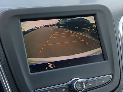 Used 2021 Chevrolet Equinox LT FWD image 26