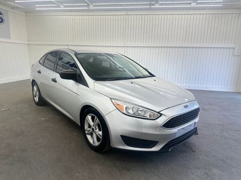 Used 2016 Ford Focus S image 3