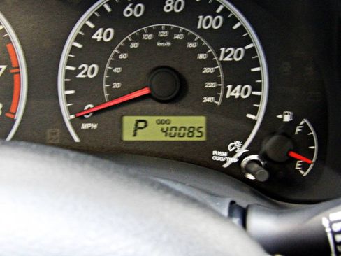 Used 2013 Toyota Corolla LE FWD image 14