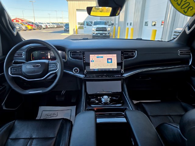 Used 2023 Jeep Wagoneer 4WD w/ Premium Group I image 19