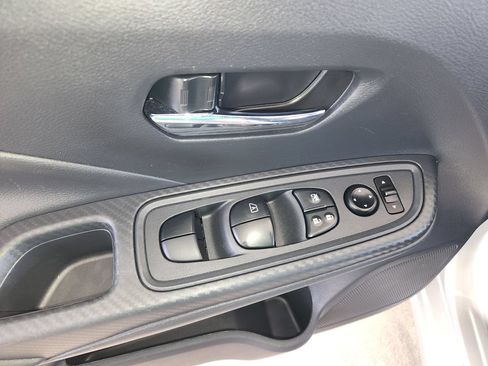 Used 2025 Nissan Versa SV FWD image 29