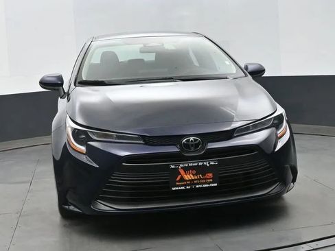 Used 2023 Toyota Corolla LE FWD image 3