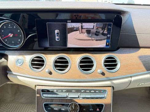 Used 2018 Mercedes-Benz E 400 4MATIC Sedan image 22