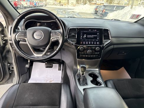Used 2020 Jeep Grand Cherokee Altitude image 14
