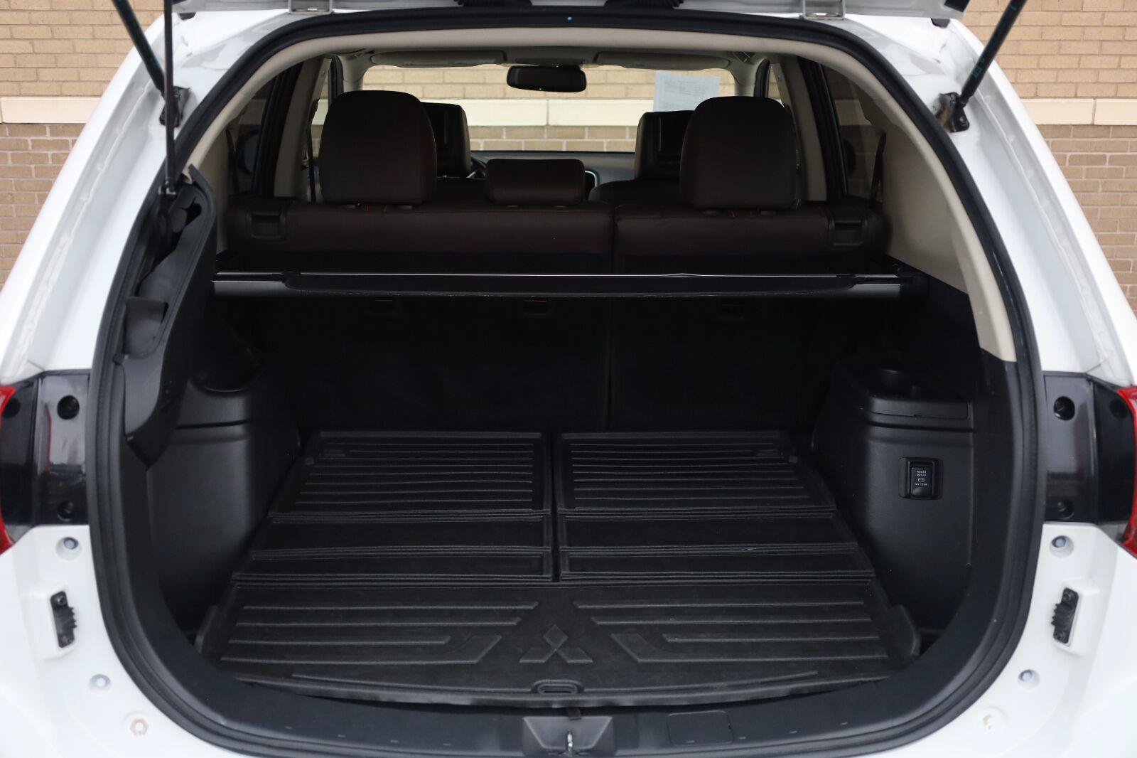 Used 2018 Mitsubishi Outlander GT AWD/4WD image 13