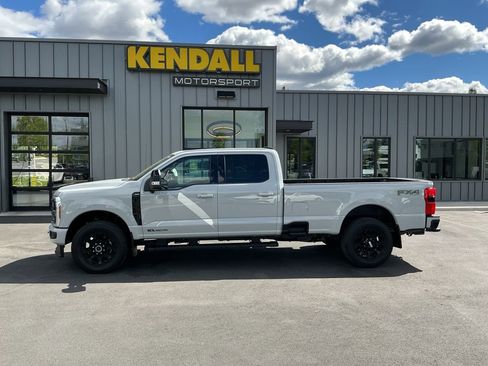 Used 2025 Ford F350 Lariat w/ Black Appearance Package AWD/4WD image 2