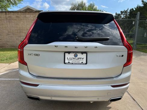 Used 2018 Volvo XC90 T6 Momentum w/ Convenience Package AWD/4WD image 10