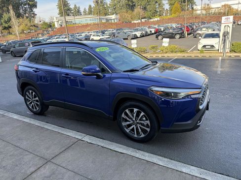 Certified 2023 Toyota Corolla Cross XLE w/ Convenience Package image 6