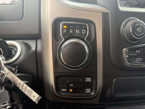 Used 2019 RAM 1500 Classic SLT w/ Luxury Group image 21