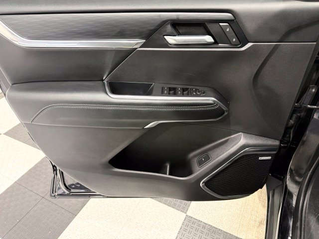 Used 2025 GMC Acadia Elevation AWD/4WD image 14