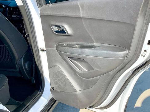 Used 2019 Chevrolet Trax LT FWD image 22