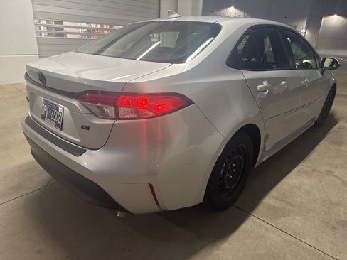 Used 2023 Toyota Corolla LE w/ Carpet Mat Package (TMS) image 4