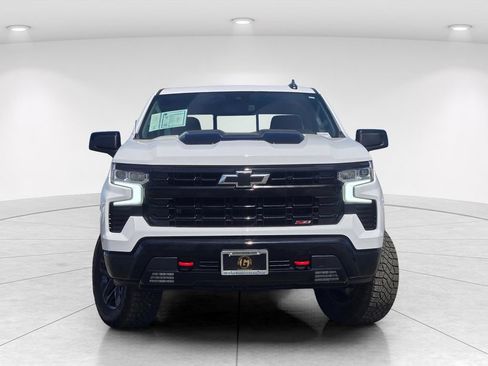 Used 2024 Chevrolet Silverado 1500 LT Trail Boss w/ Convenience Package II AWD/4WD image 2