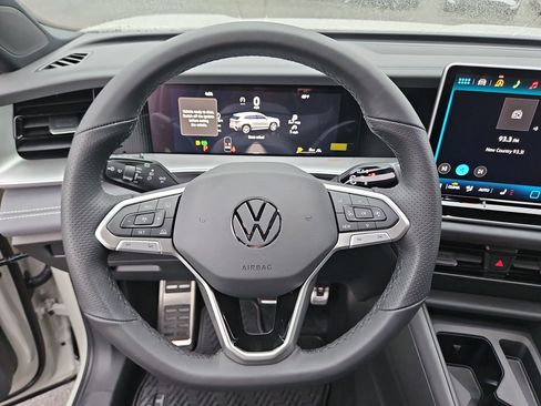 New 2026 Volkswagen Tiguan SE R-Line image 14