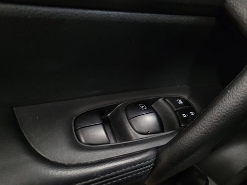 Used 2016 Nissan Rogue S w/ Appearance Package AWD/4WD image 27