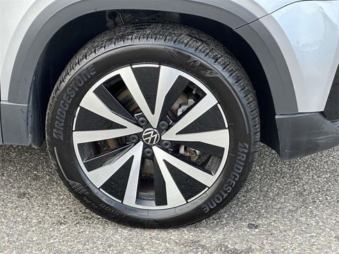 Used 2022 Volkswagen Taos SE image 6