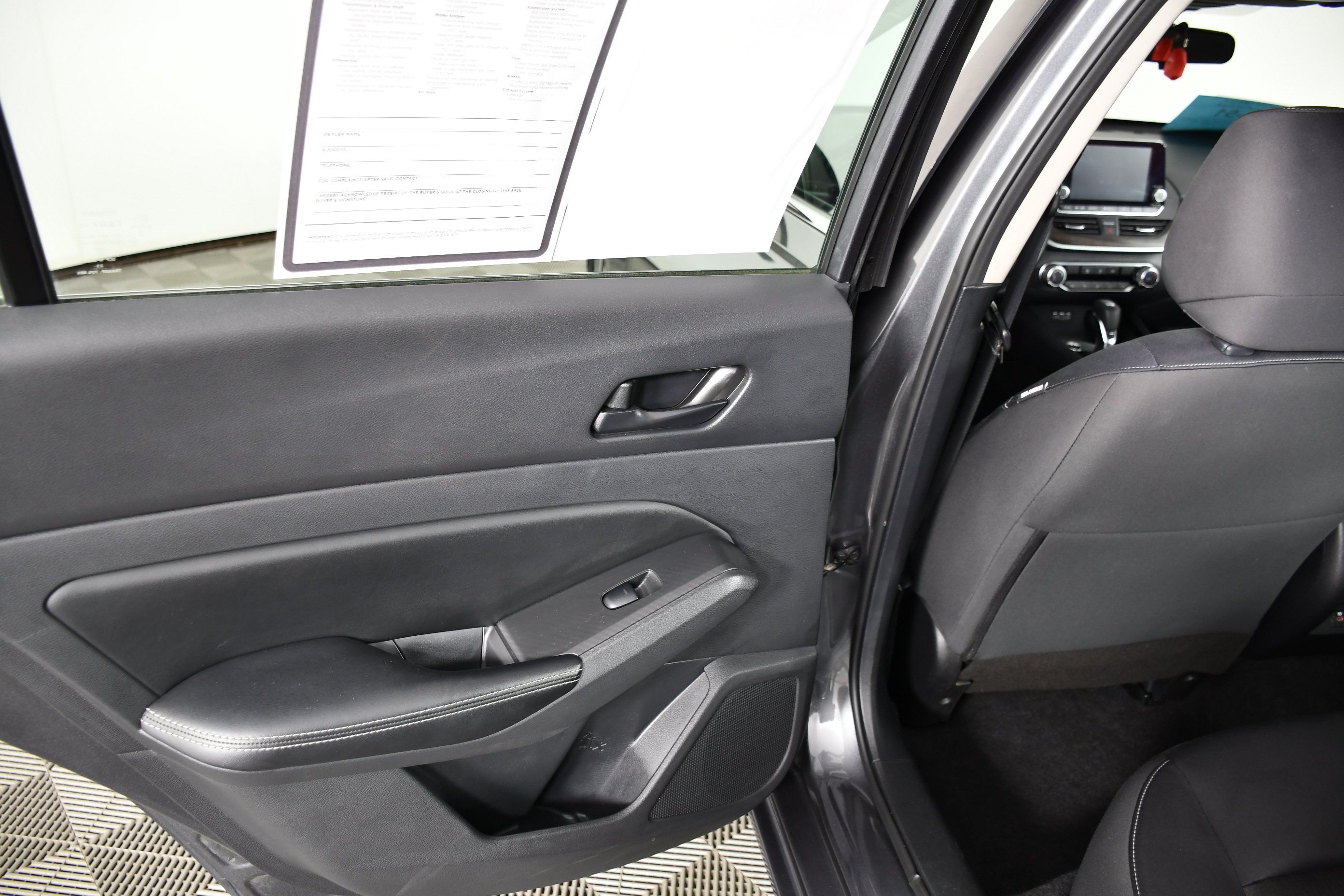 Used 2024 Nissan Altima 2.5 SV FWD image 45