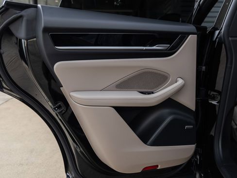 New 2026 Porsche Macan Electric image 36