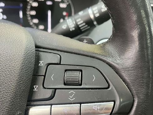 Used 2023 Cadillac XT4 Luxury w/ Cold Weather Package AWD/4WD image 23