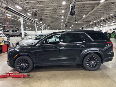 Used 2025 Hyundai Palisade Calligraphy image 6