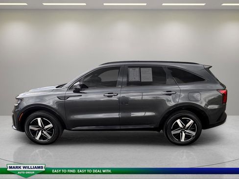 Used 2023 Kia Sorento S w/ Panoramic Sunroof Package FWD image 6