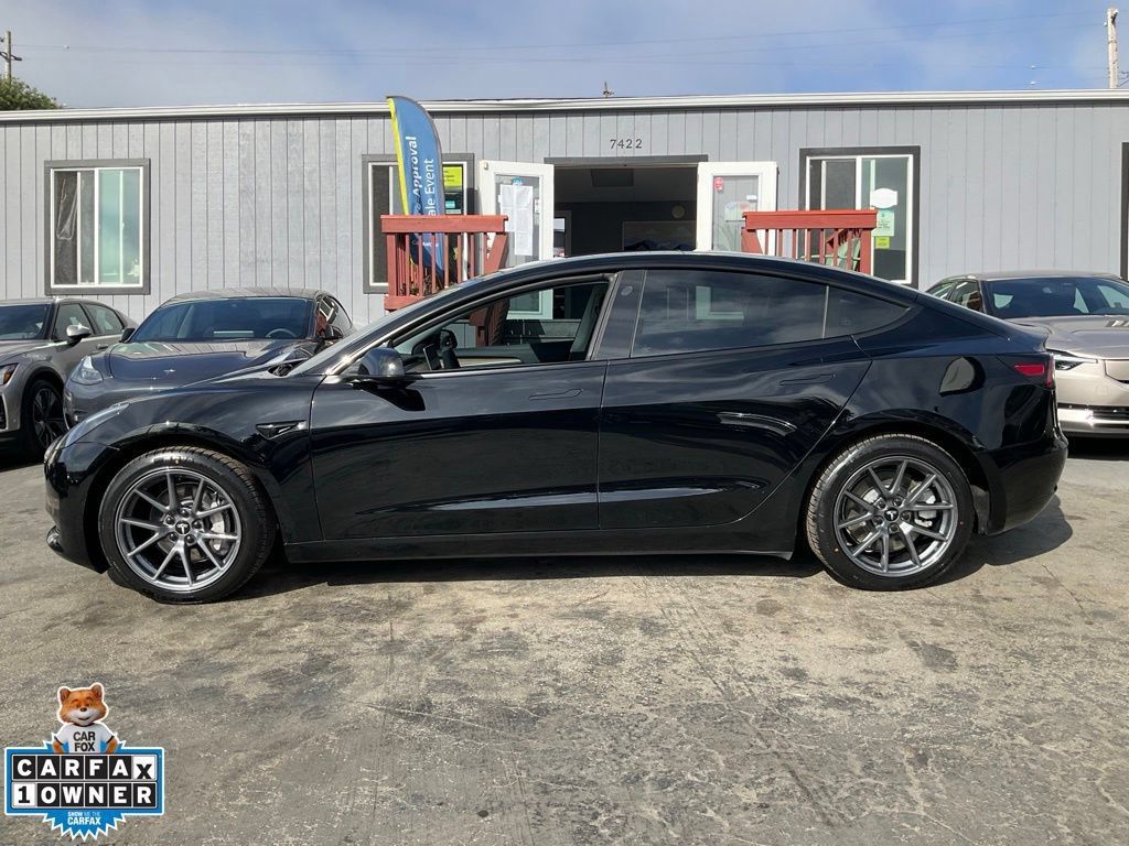 Used 2023 Tesla Model 3 Standard Range RWD image 5
