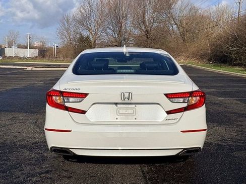 Used 2018 Honda Accord Sport image 4