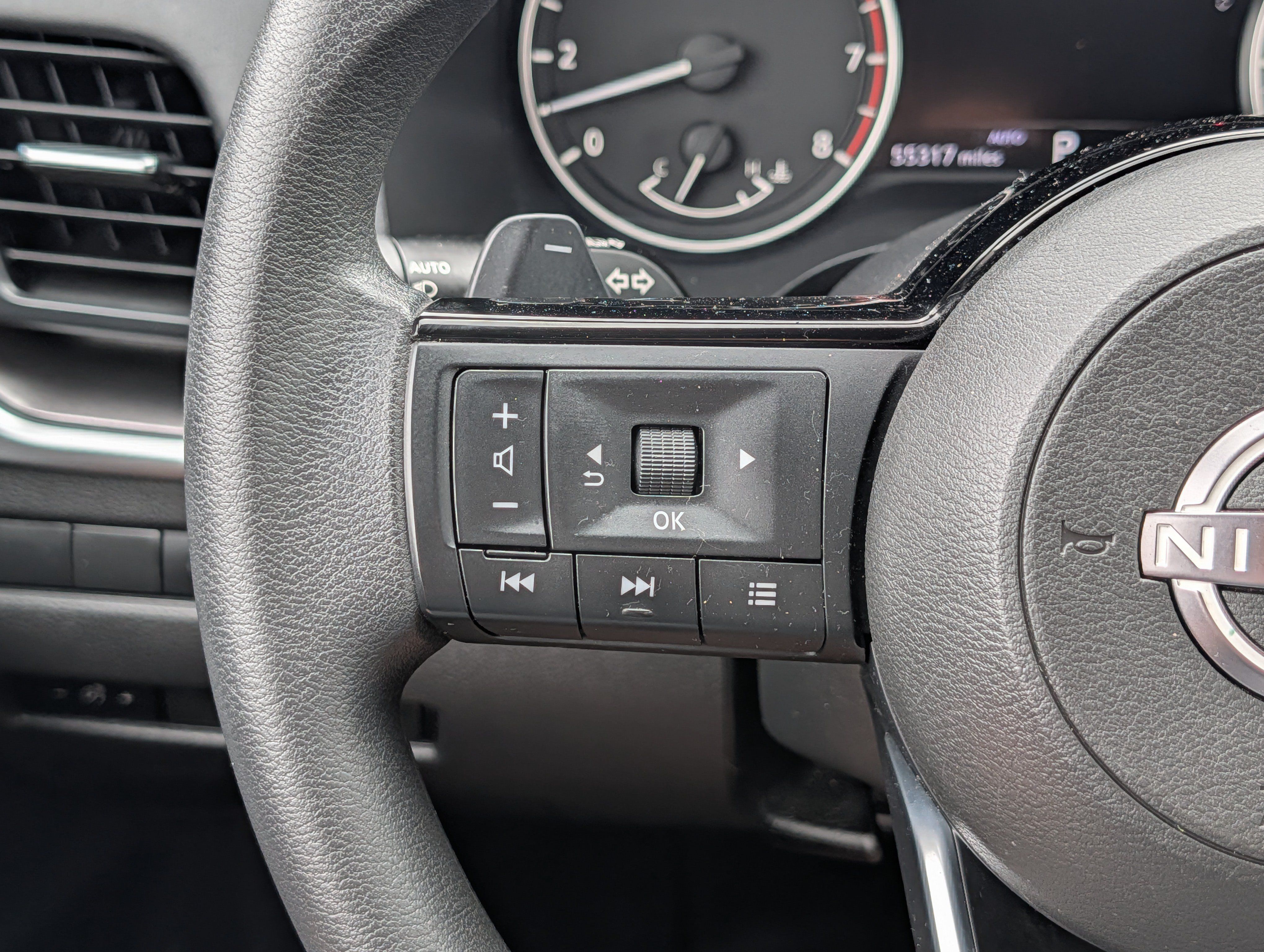 Used 2023 Nissan Rogue SV AWD/4WD image 31