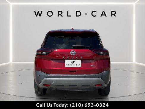 Used 2021 Nissan Rogue SV w/ Premium Package FWD image 4