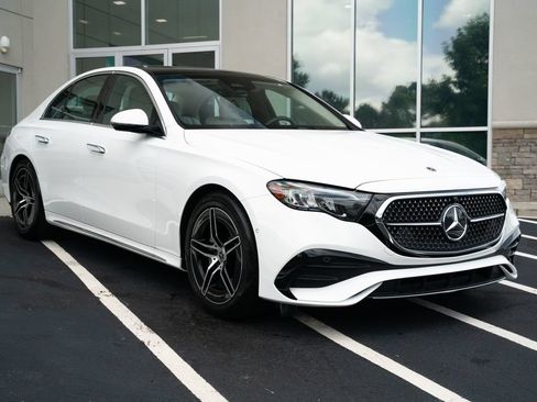 Used 2025 Mercedes-Benz E 350 Sedan w/ Winter Package image 8