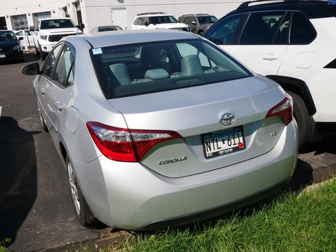 Used 2015 Toyota Corolla LE FWD image 5