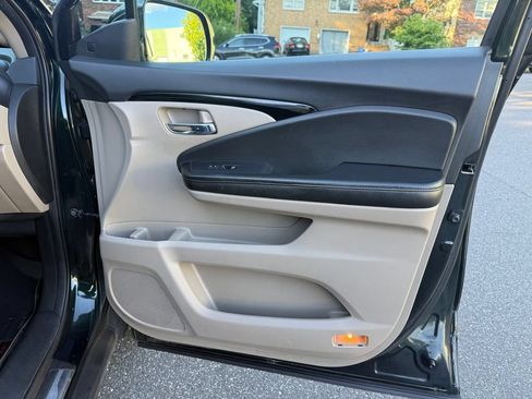 Used 2016 Honda Pilot Elite image 31