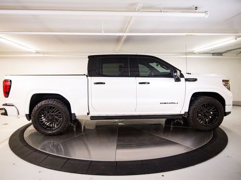 Used 2024 GMC Sierra 1500 Denali Ultimate AWD/4WD image 8