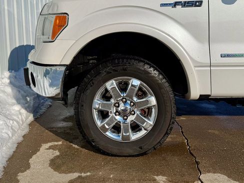 Used 2014 Ford F150 Lariat w/ Lariat Chrome Package image 31