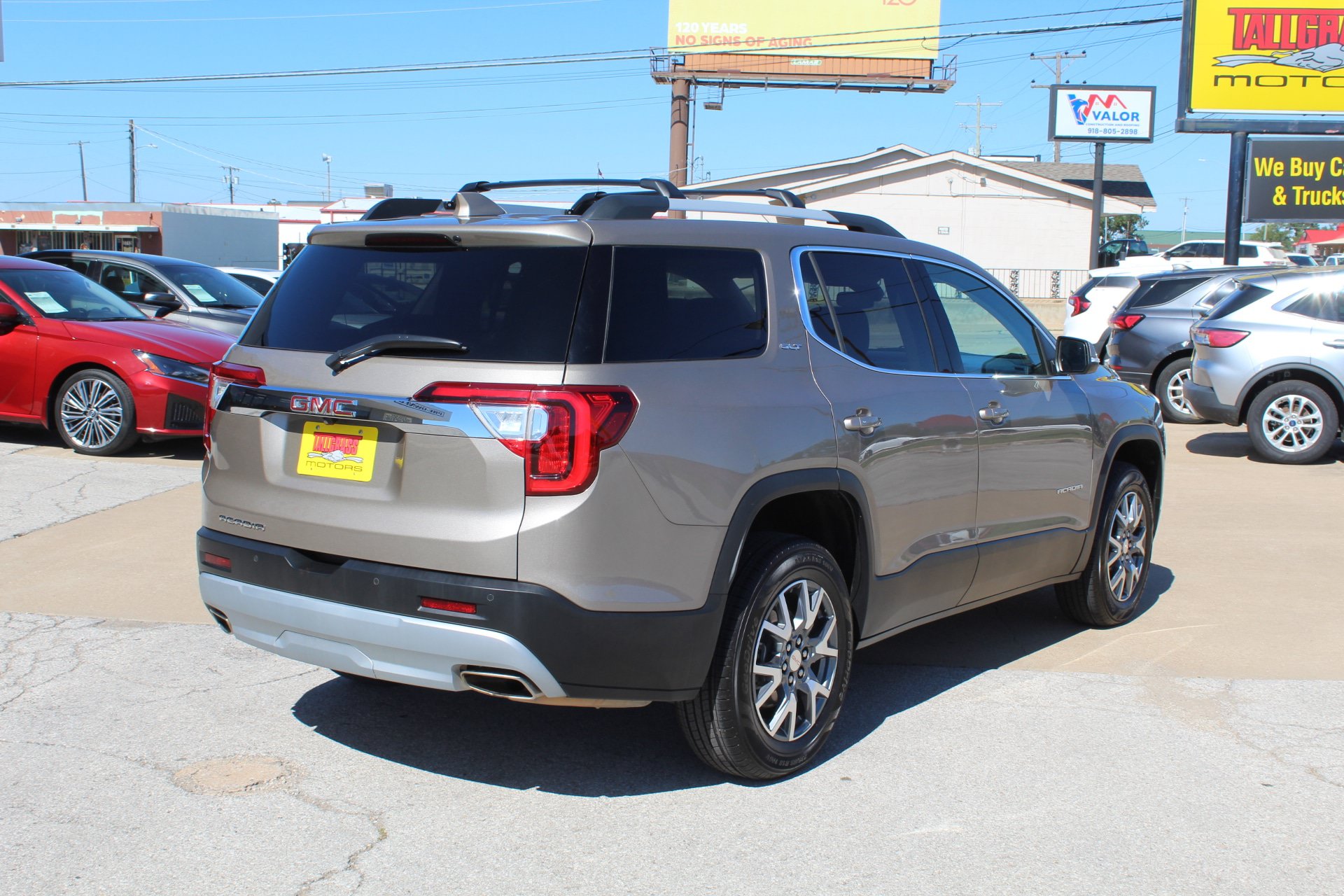 Used 2023 GMC Acadia SLT FWD image 5