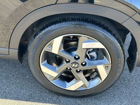 Used 2023 Hyundai Venue SEL image 20
