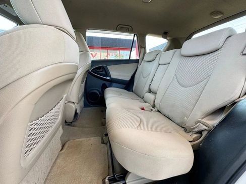 Used 2009 Toyota RAV4 Limited image 14