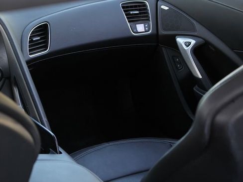 Used 2015 Chevrolet Corvette Z06 w/ 2LZ Preferred Equipment Group image 37