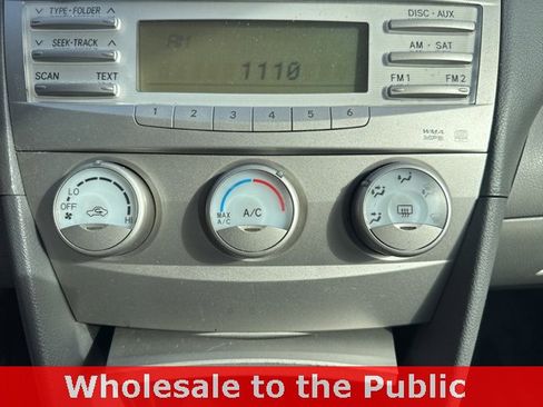 Used 2011 Toyota Camry LE image 22