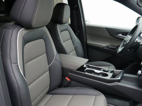 New 2026 Chevrolet Equinox LT w/ Convenience Package II FWD image 21
