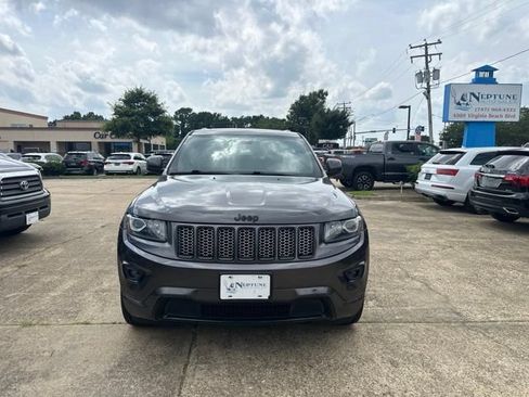 Used 2015 Jeep Grand Cherokee Altitude AWD/4WD image 2