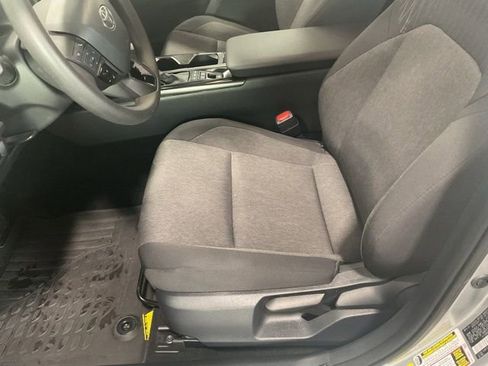 Used 2025 Toyota Camry LE image 10