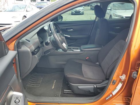 Certified 2024 Nissan Sentra SR FWD image 13