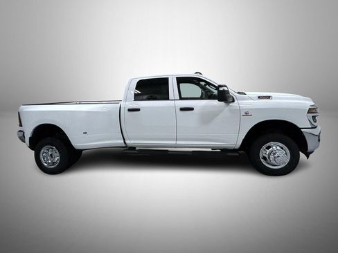 New 2026 RAM 3500 Tradesman AWD/4WD image 4