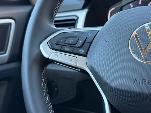 Used 2022 Volkswagen Atlas SE w/ Panoramic Sunroof Package image 26